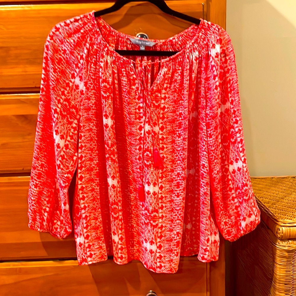 Lightweight blouse   Flowy top.